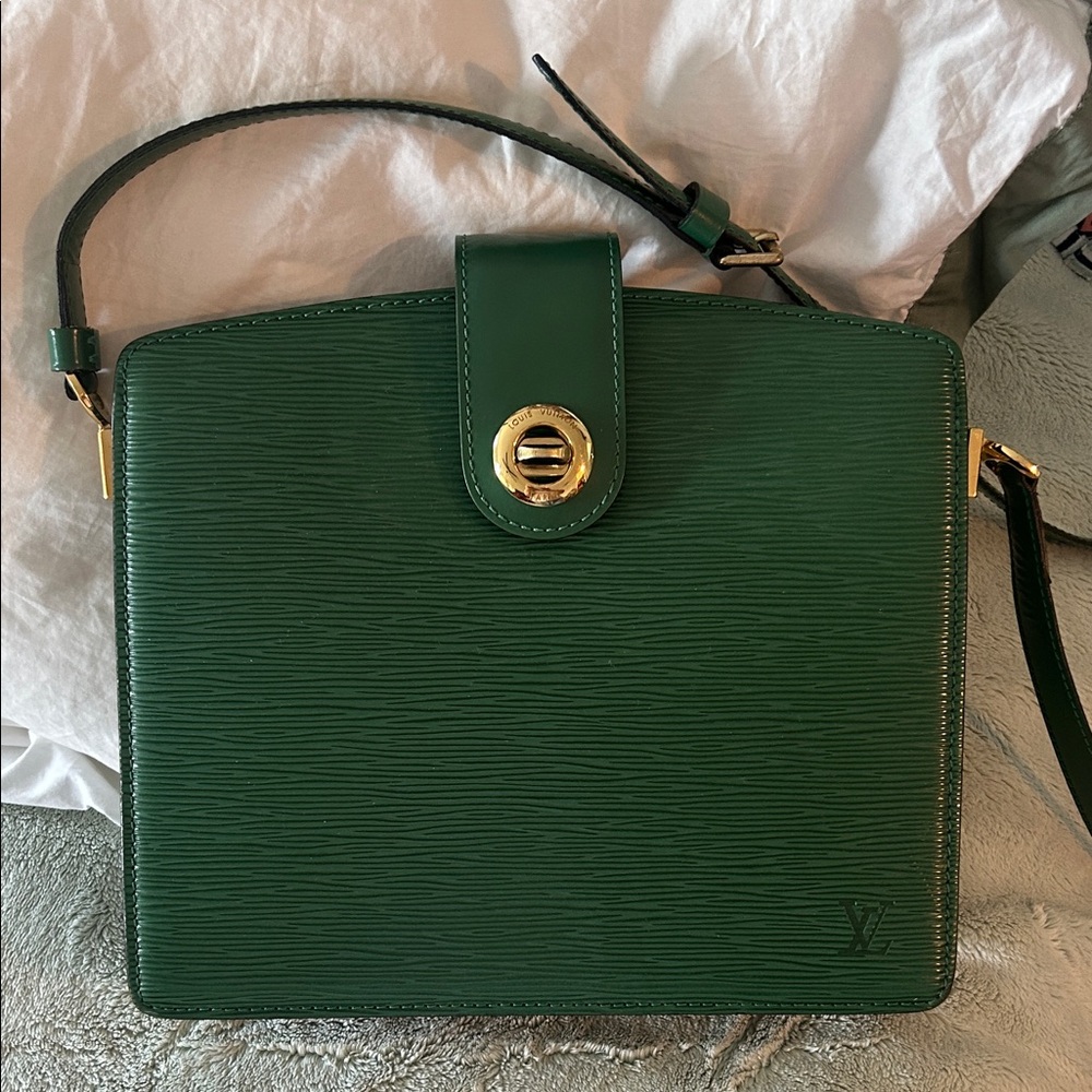Toledo Green Epi Louis Vuitton Capucine Women's Bag
